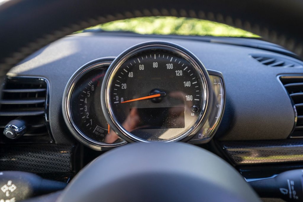 USED 2022 22 MINI CLUBMAN 1.5 Cooper Sport Estate 6dr Petrol Steptronic Euro 6 (s/s) (136 ps) A VERY WELL PRESENTED EXAMPLE WITH A DESIRABLE SPECIFICATION THAT WAS ORDERED AS A SHOWROOM MODEL