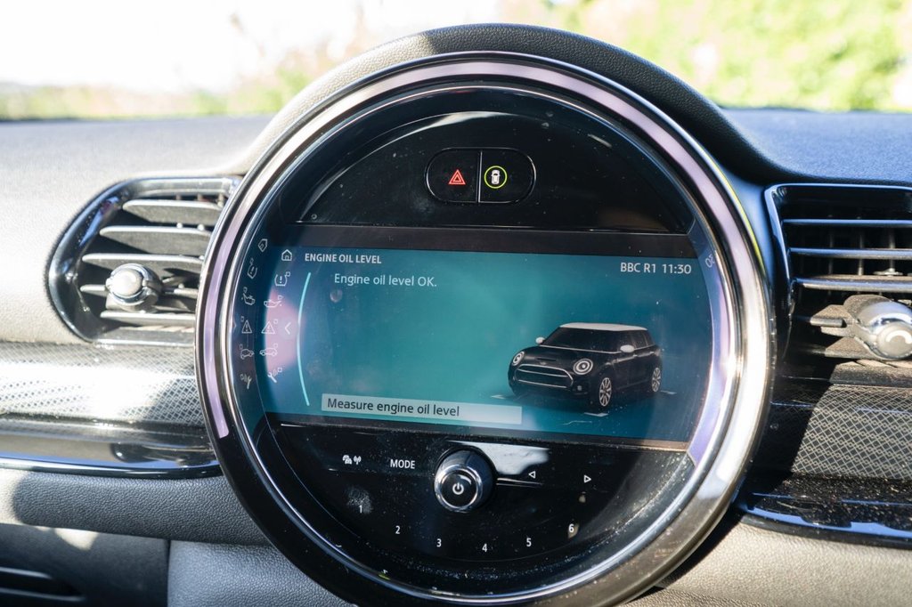 USED 2022 22 MINI CLUBMAN 1.5 Cooper Sport Estate 6dr Petrol Steptronic Euro 6 (s/s) (136 ps) A VERY WELL PRESENTED EXAMPLE WITH A DESIRABLE SPECIFICATION THAT WAS ORDERED AS A SHOWROOM MODEL
