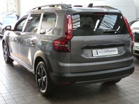 USED 2025 74 DACIA JOGGER 1.6 Hybrid EXTREME MPV 5dr Petrol Hybrid Auto Euro 6 (s/s) (140 ps) 7 SEATS SAT NAV HEATED SEATS REAR VIEW CAMERA CRUISE CONTROL PARKING SENSORS 1 OWNER WARRANTY