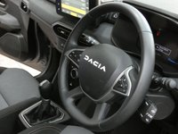 USED 2025 74 DACIA JOGGER 1.6 Hybrid EXTREME MPV 5dr Petrol Hybrid Auto Euro 6 (s/s) (140 ps) 7 SEATS SAT NAV HEATED SEATS REAR VIEW CAMERA CRUISE CONTROL PARKING SENSORS 1 OWNER WARRANTY