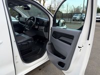 VAUXHALL VIVARO — thumbnail 33 of 51