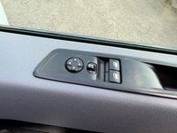 VAUXHALL VIVARO — thumbnail 35 of 51