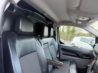 VAUXHALL VIVARO — thumbnail 41 of 51