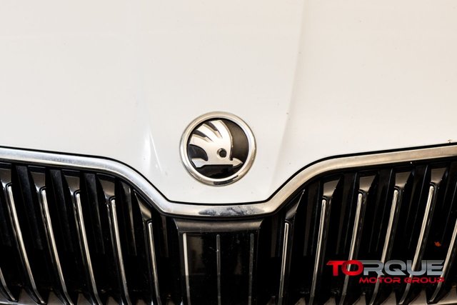 2017 SKODA SUPERB 2.0 TDI Laurin & Klement Estate 5dr Diesel DSG Euro 6 (s/s) (190 ps) - Photo 4