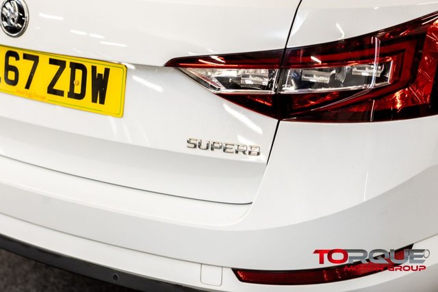 2017 SKODA SUPERB 2.0 TDI Laurin & Klement Estate 5dr Diesel DSG Euro 6 (s/s) (190 ps) - Photo 11