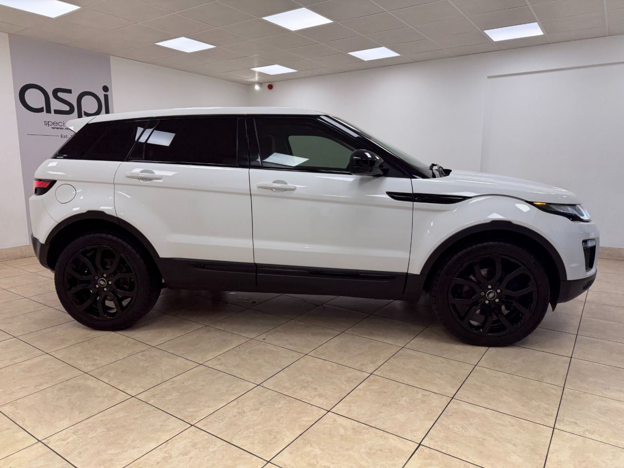 Euro Que Range Rover Land Rover Range Rover Evoque 2.0 Td4 SE Tech Suv 5dr Diesel Auto 4WD ...