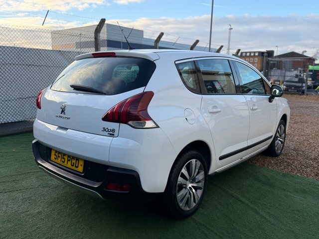 2015 PEUGEOT 3008 - Photo 3