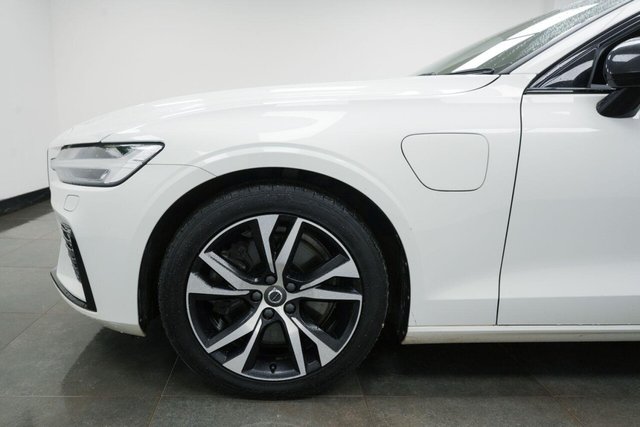 2020 VOLVO V60 2.0h T6 Recharge 11.6kWh R-Design Auto AWD Euro 6 (s/s) 5dr - Photo 6