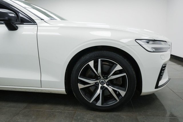 2020 VOLVO V60 2.0h T6 Recharge 11.6kWh R-Design Auto AWD Euro 6 (s/s) 5dr - Photo 5