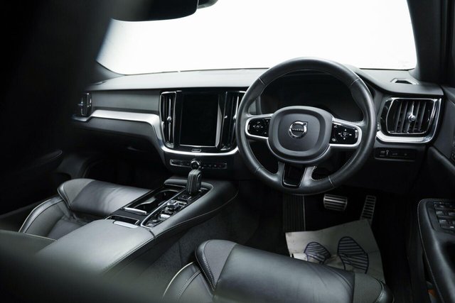 2020 VOLVO V60 2.0h T6 Recharge 11.6kWh R-Design Auto AWD Euro 6 (s/s) 5dr - Photo 10