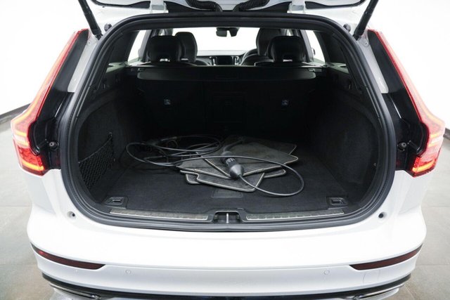 2020 VOLVO V60 2.0h T6 Recharge 11.6kWh R-Design Auto AWD Euro 6 (s/s) 5dr - Photo 9