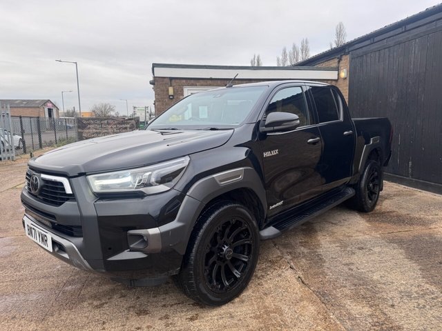 2021 TOYOTA HI-LUX - Photo 3