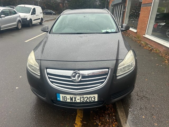 2010 Vauxhall Insignia 2L Exclusiv 5dr - Photo 2