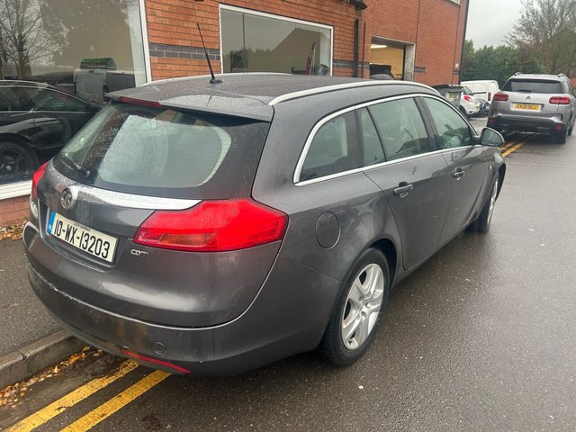 2010 Vauxhall Insignia 2L Exclusiv 5dr - Photo 5
