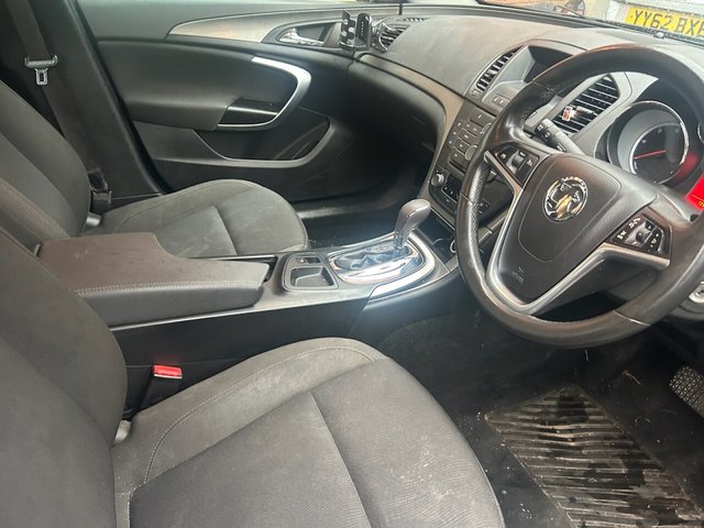 2010 Vauxhall Insignia 2L Exclusiv 5dr - Photo 6