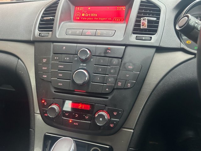 2010 Vauxhall Insignia 2L Exclusiv 5dr - Photo 10