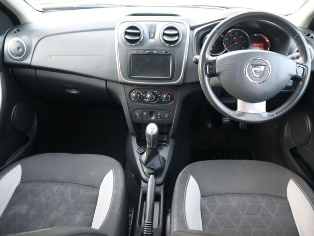 2014 Dacia Sandero Stepway 1L Laureate 5dr - Photo 2