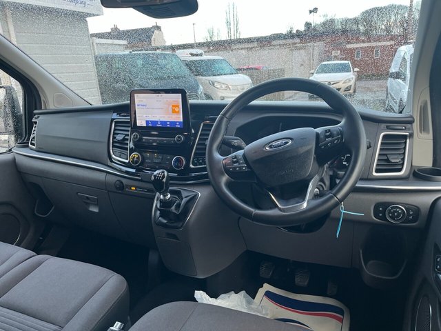 2022 Ford Tourneo Custom 2L Titanium 5dr - Photo 11