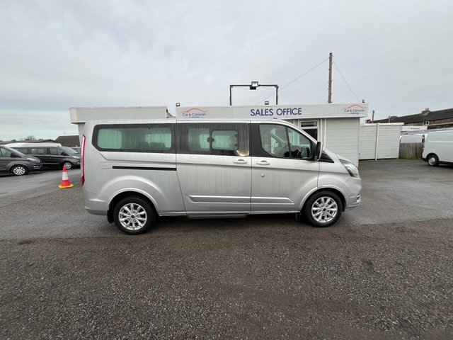 2022 Ford Tourneo Custom 2L Titanium 5dr - Photo 9