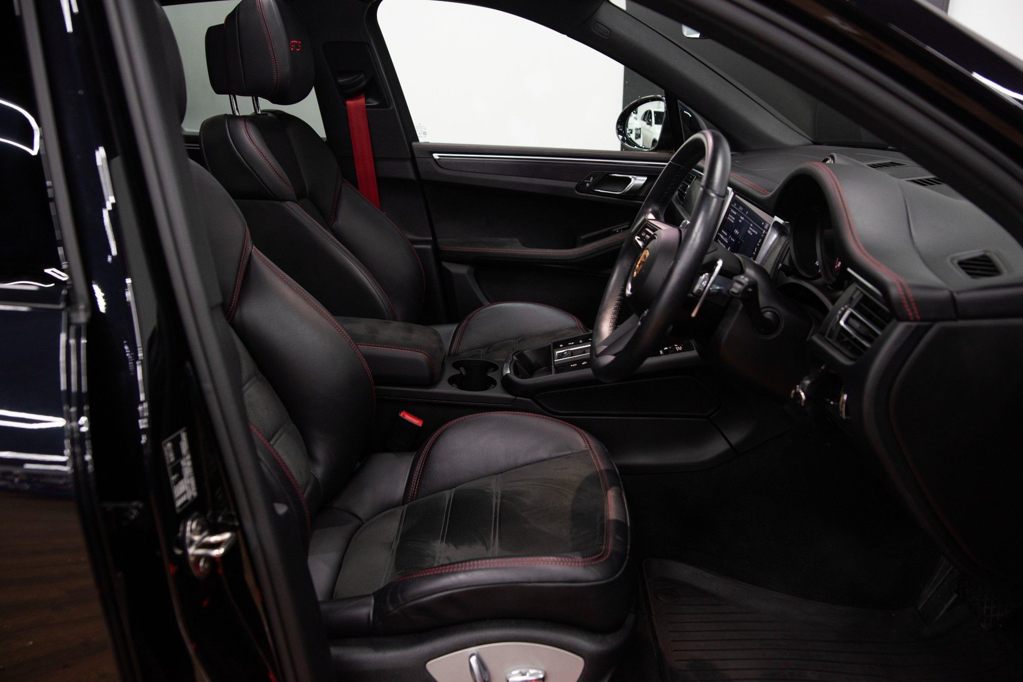 USED 2023 73 PORSCHE MACAN 2.9T V6 GTS  