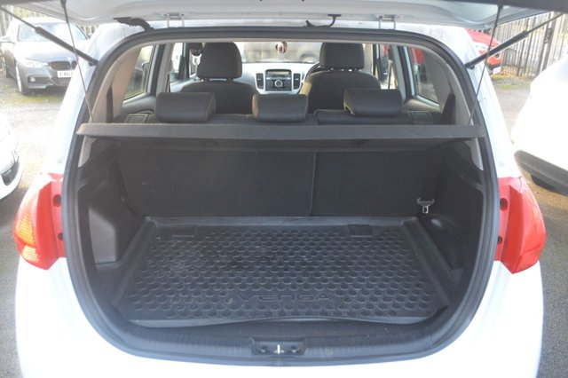 2015 KIA VENGA 1.4 SR7 MPV 5dr Petrol Manual Euro 6 (s/s) (89 bhp) - Photo 12
