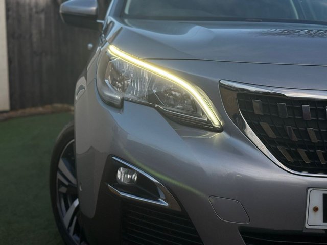 2018 PEUGEOT 3008 - Photo 8