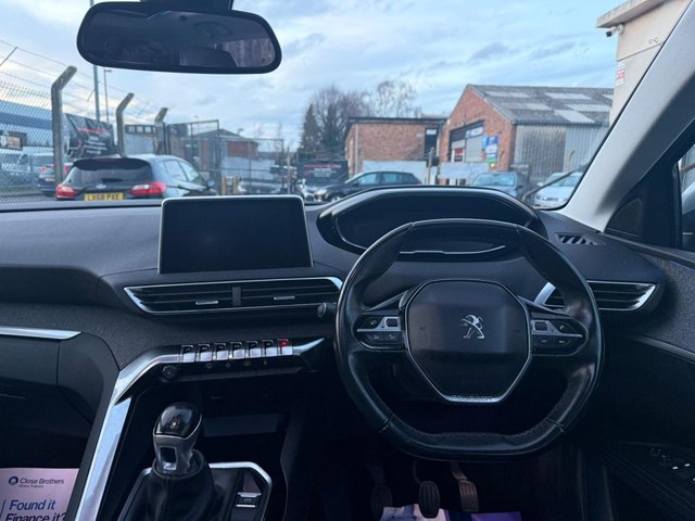 2018 PEUGEOT 3008 - Photo 3