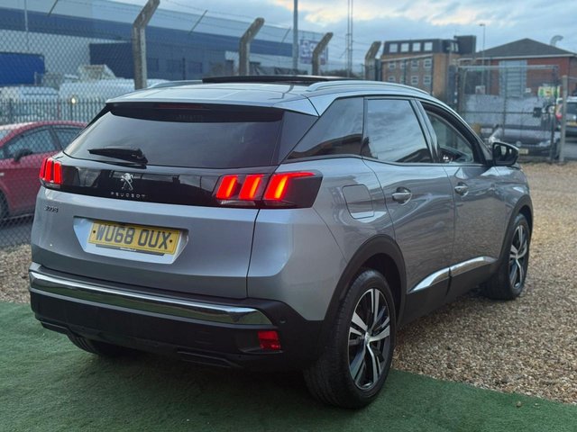 2018 PEUGEOT 3008 - Photo 2