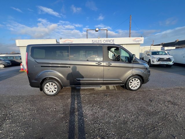 2021 Ford Tourneo Custom 2L Titanium 5dr - Photo 3