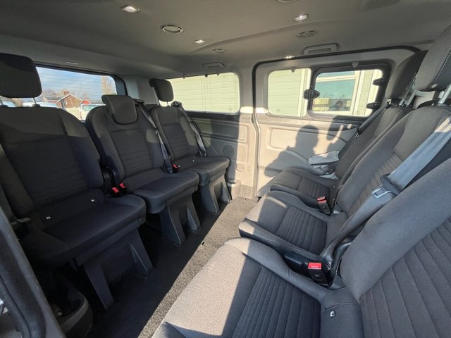 2021 Ford Tourneo Custom 2L Titanium 5dr - Photo 12