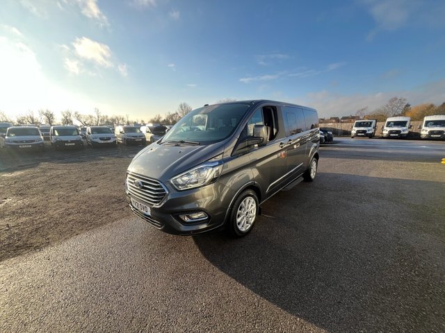 2021 Ford Tourneo Custom 2L Titanium 5dr - Photo 4