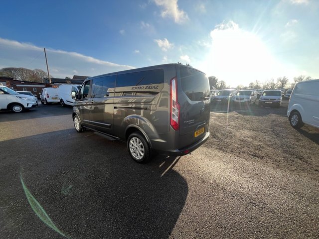 2021 Ford Tourneo Custom 2L Titanium 5dr - Photo 7