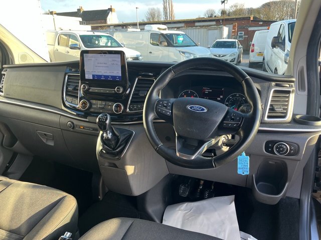 2021 Ford Tourneo Custom 2L Titanium 5dr - Photo 10