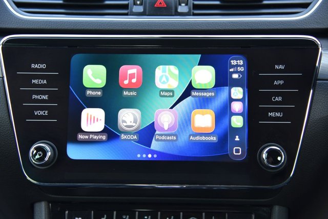 2020 SKODA SUPERB - Photo 9