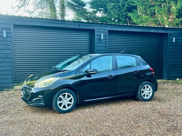 View our PEUGEOT 208