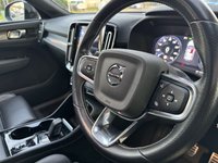 USED 2020 70 VOLVO XC40 2.0 B4 MHEV R-Design Pro SUV 5dr Petrol Hybrid Auto Euro 6 (s/s) (197 ps) Panoramic | Lounge Pack | HK