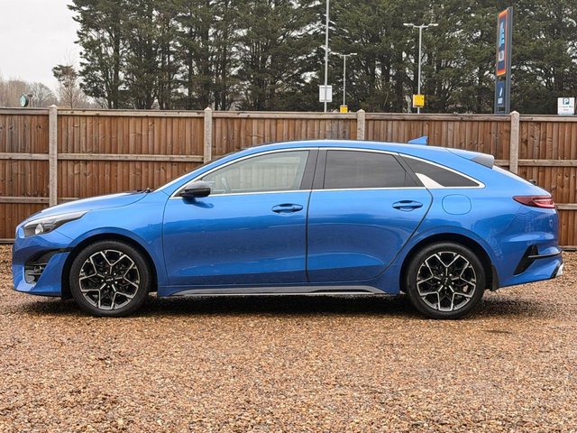 2022 KIA PROCEED - Photo 2