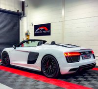 USED 2017 R AUDI R8 5.2 FSI V10 Spyder 2dr Petrol S Tronic quattro Euro 6 (s/s) (540 ps) 