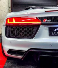 USED 2017 R AUDI R8 5.2 FSI V10 Spyder 2dr Petrol S Tronic quattro Euro 6 (s/s) (540 ps) 