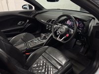USED 2017 R AUDI R8 5.2 FSI V10 Spyder 2dr Petrol S Tronic quattro Euro 6 (s/s) (540 ps) 
