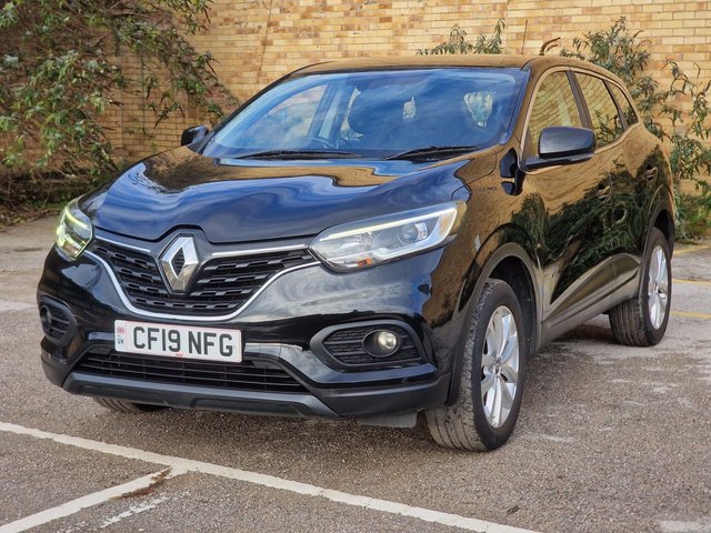 2019 RENAULT KADJAR 1.3 TCe Play SUV 5dr Petrol Manual Euro 6 (s/s) (140 ps) - Photo 3