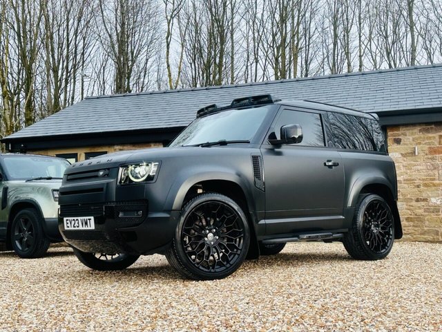 View our Land Rover Defender 90 3.0 D250 MHEV X-Dynamic SE SUV 3dr Diesel Auto 4WD Euro 6 (s/s) (250 ps) URBAN