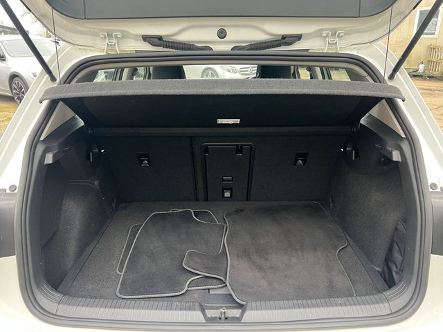 2021 VOLKSWAGEN GOLF 1.5 eTSI MHEV Style Hatchback 5dr Petrol Hybrid DSG Euro 6 (s/s) (150 ps) - Photo 9