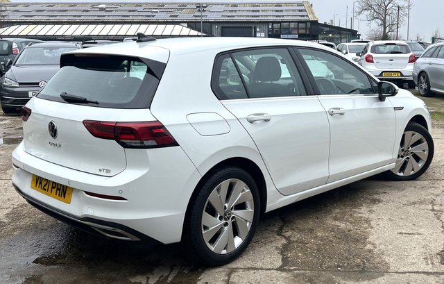 2021 VOLKSWAGEN GOLF 1.5 eTSI MHEV Style Hatchback 5dr Petrol Hybrid DSG Euro 6 (s/s) (150 ps) - Photo 3