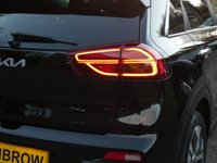 USED 2021 71 KIA NIRO 64kWh 3 5d Electric Auto (201 bhp) 1 OWNER FROM NEW, SAT NAV, FULL BLACK LEATHER INTERIOR, REVERSING CAMERA, HEATED SEATS & STEERING WHEEL, FRONT & REAR PARKING SENSORS, APPLE CARPLAY & ANDROID AUTO, DIGITAL DASH, 17 INCH ALLOYS, PRIVACY GLASS, FOLDING MIRRORS, LANE ASSIST, FORWARD COLLISION AVOIDANCE, ADAPTIVE CRUISE, DAB, BLUETOOTH, ELECTRIC DRIVER'S SEAT, WIRELESS PHONE CHARGER, AIR CON, PADDLE SHIFT, RAIN & LIGHT SENSORS, ISO FIX, USB PORTS, AUTO HOLD, VOICE RECOGNITION, SERVICE HISTORY