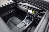 USED 2018 67 JAGUAR XF 3.0 V6 S Saloon 4dr Petrol Auto Euro 6 (s/s) (380 ps) 1 OWNER / HUGE SPEC / PAN ROOF