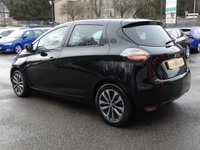 USED 2020 70 RENAULT ZOE R135 52kWh GT Line 5d Electric Auto (i, Rapid Charge) (134 bhp) FULL RENAULT SERVICE HISTORY, 1 OWNER FROM NEW, SAT NAV, APPLE CARPLAY / ANDROID AUTO, REVERSING CAMERA, FRONT & REAR PARKING SENSORS WITH DISPLAY, DAB RADIO, BLUETOOTH, KEYLESS ENTRY & START, &frac12; LEATHER INTERIOR, ELECTRIC FOLDING HEATED MIRROR, DIGITAL DASH, BLIND SPOT WARNING, LANE DEPARTURE WARNING, LANE KEEP ASSIST, CRUISE CONTROL & SPEED LIMITER, LED LIGHTS, 16 INCH ALLOYS, LEATHER MFSW, AUTO LIGHTS & WIPERS, CLIMATE CONTROL, AUX & USB PORTS, ILLUMINATING VANITY MIRRORS, ISO FIX