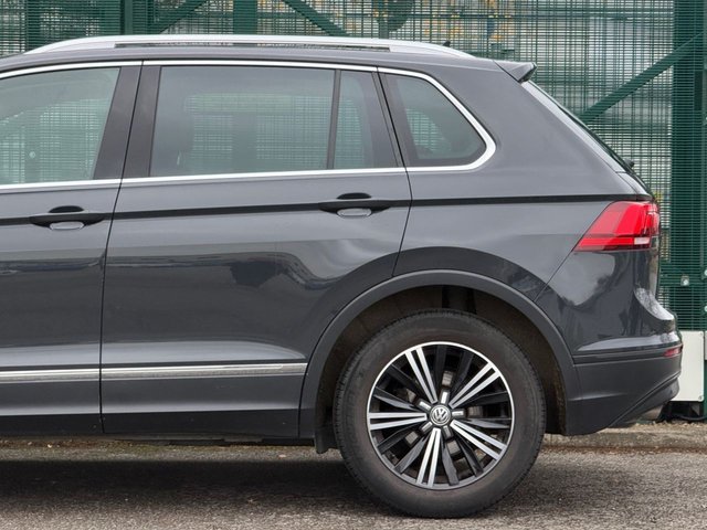 2017 VOLKSWAGEN TIGUAN 2.0 TDI SE Navigation SUV 5dr Diesel Manual Euro 6 (s/s) (150 ps) - Photo 12