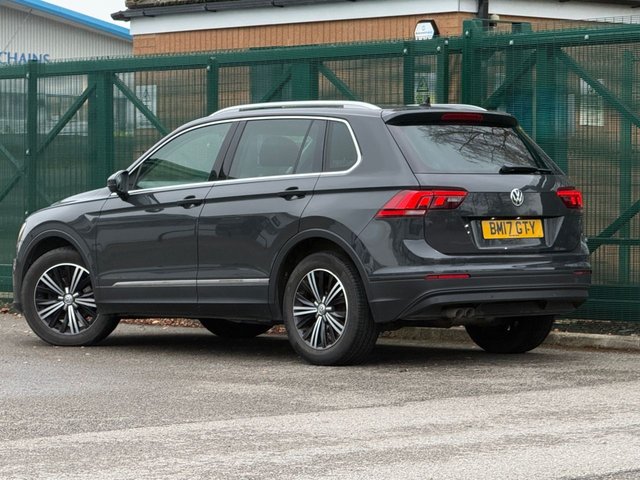 2017 VOLKSWAGEN TIGUAN 2.0 TDI SE Navigation SUV 5dr Diesel Manual Euro 6 (s/s) (150 ps) - Photo 4