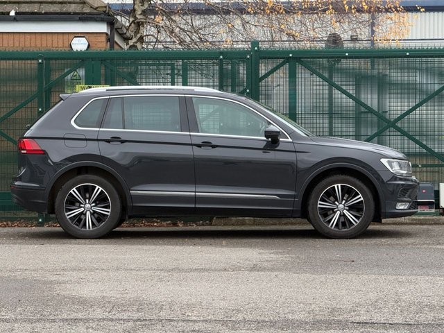 2017 VOLKSWAGEN TIGUAN 2.0 TDI SE Navigation SUV 5dr Diesel Manual Euro 6 (s/s) (150 ps) - Photo 3
